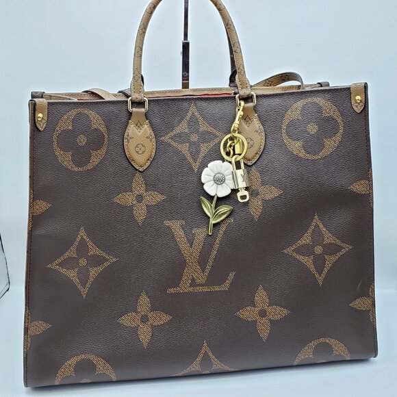 Authentic Louis Vuitton Lock & Key with Unbranded Flower Charm, Keychain - Picture 3 of 12